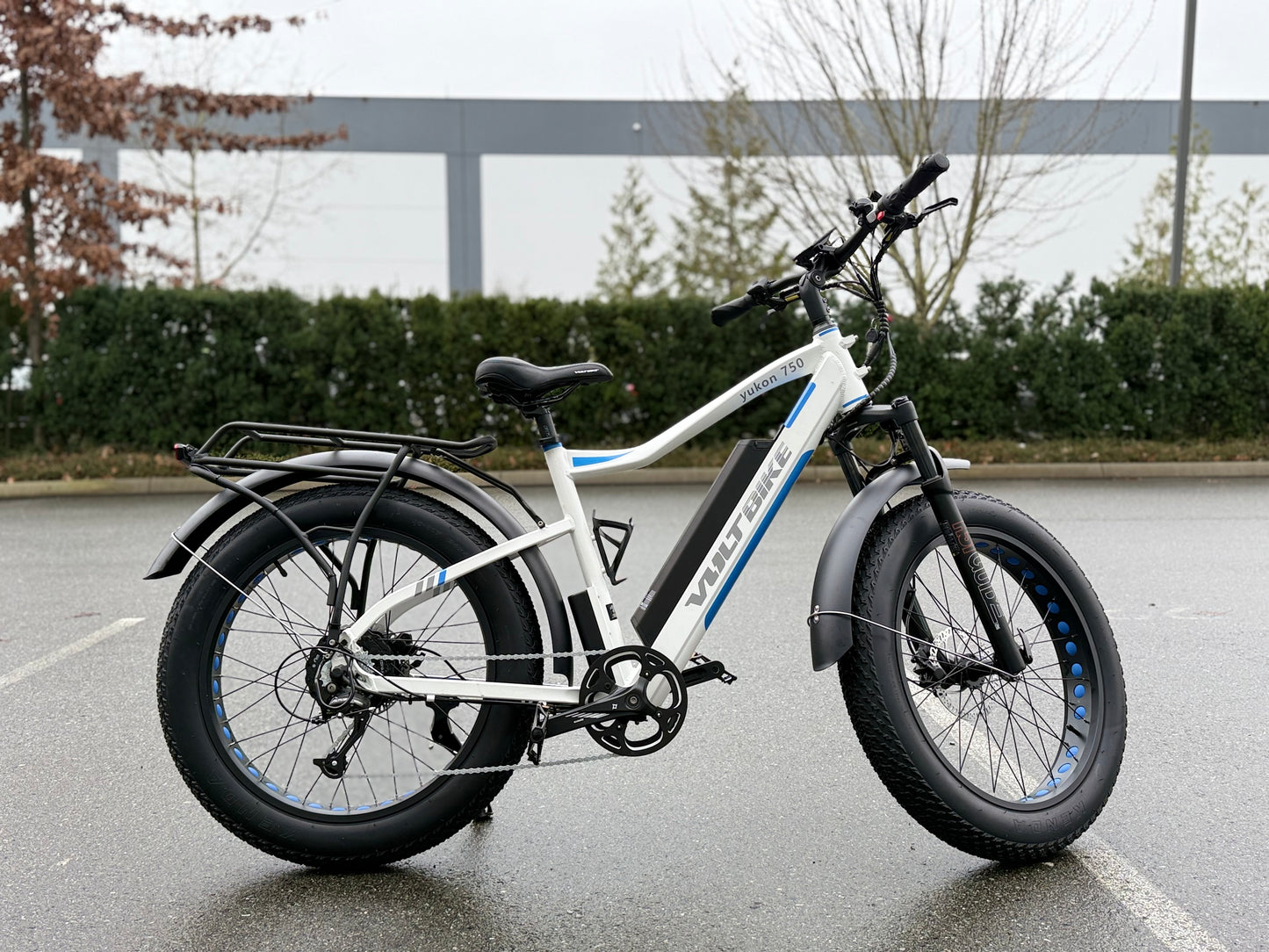 Yukon 750 Limited White 20" Frame (New)