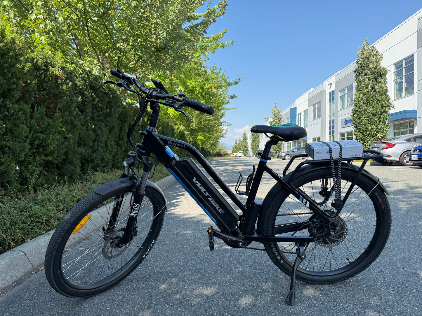 Elegant Black (Pre-Owned)