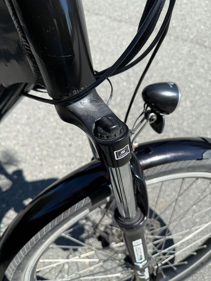 Elegant Black (Pre-Owned)