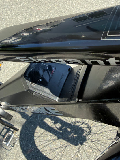 Elegant Black (Pre-Owned)