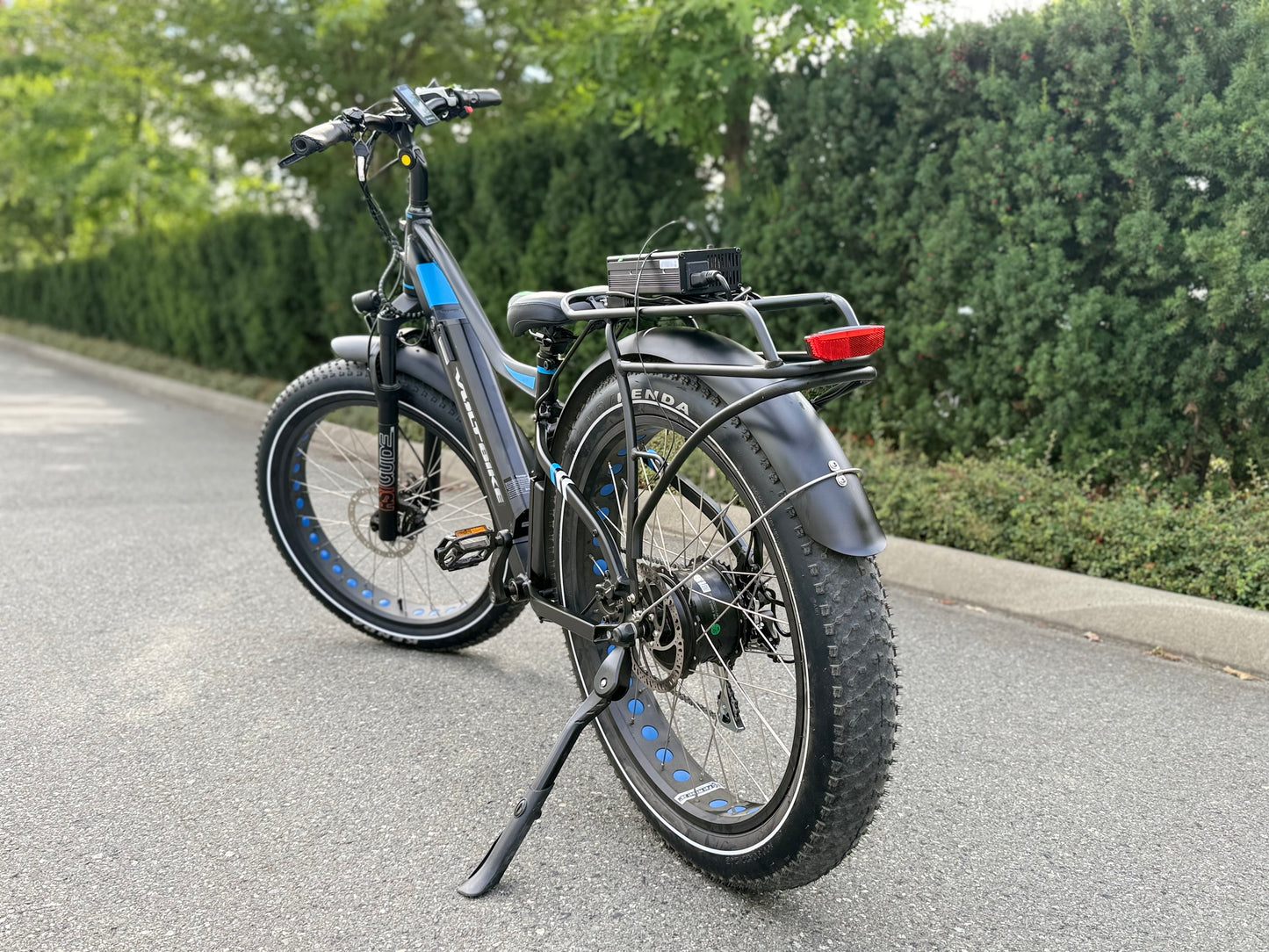 Yukon 750 Limited Black(Pre-Owned)