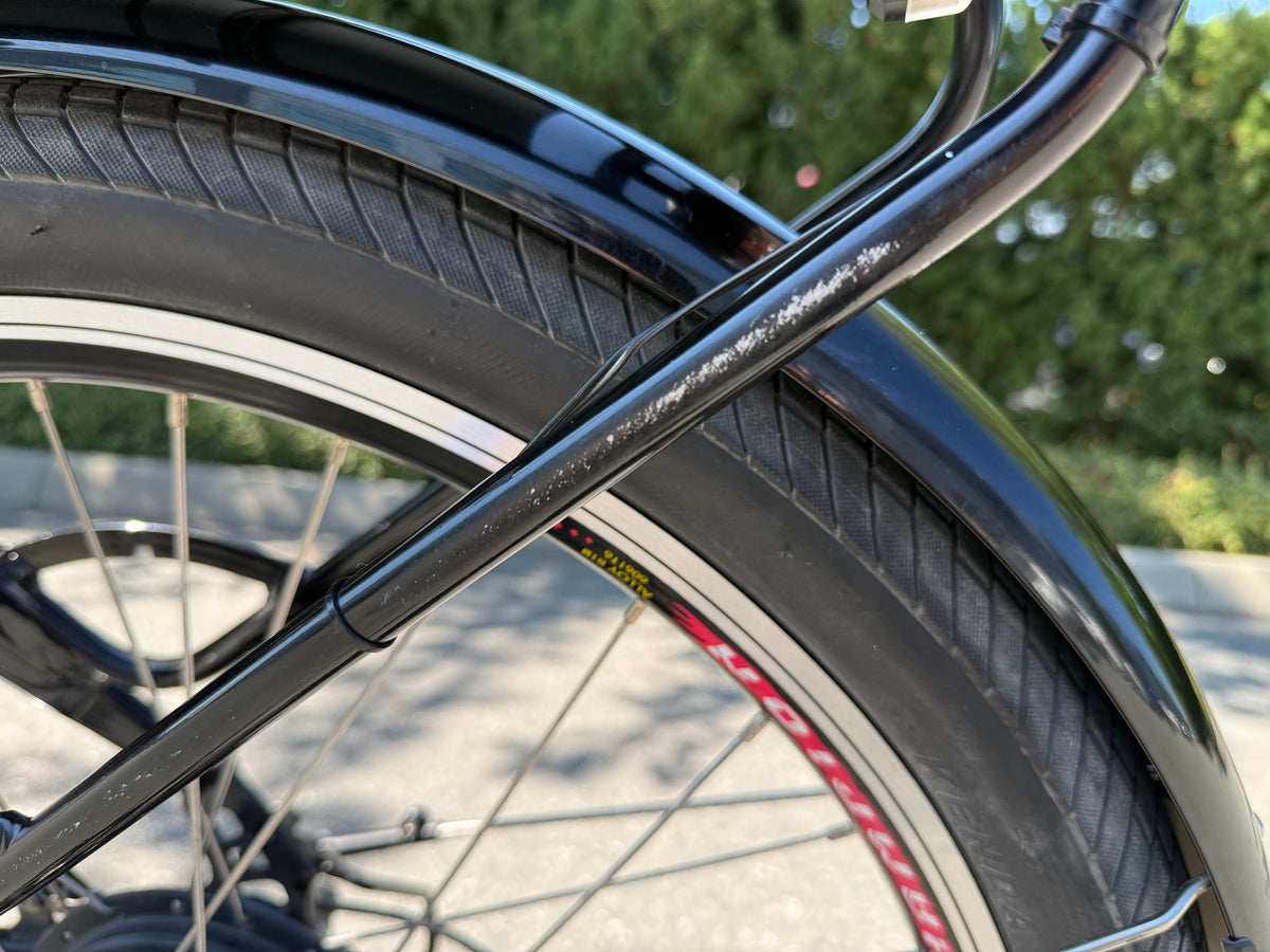 Elegant Black (Pre-Owned)
