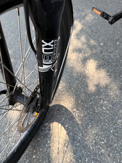 Elegant Black (Pre-Owned)